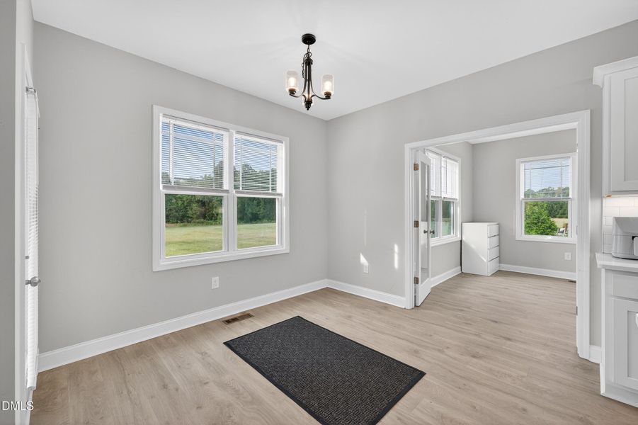 Dining/office Dining/office