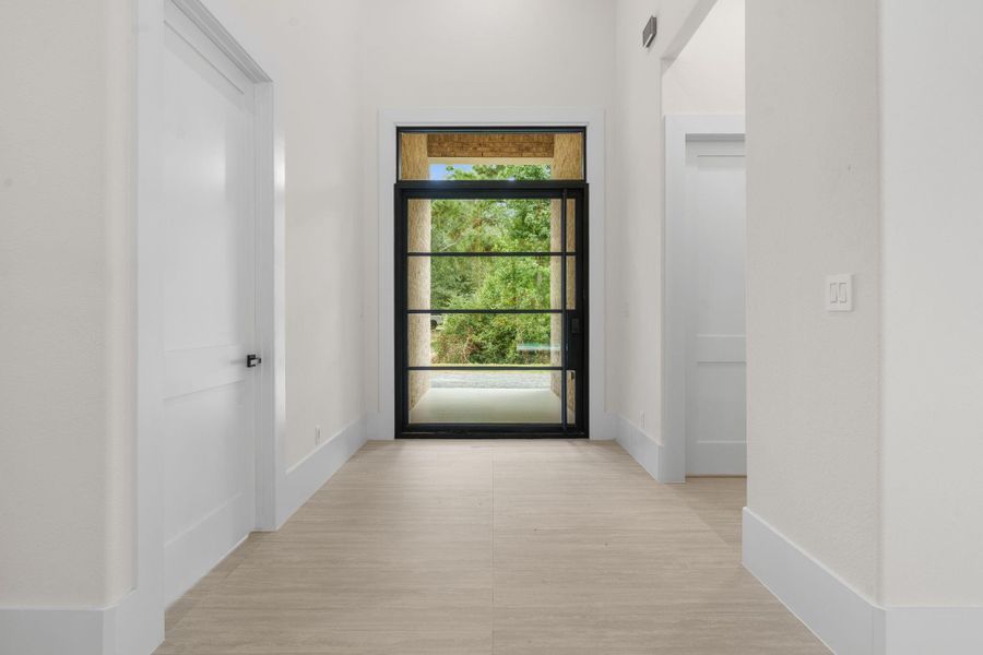 Spacious, unfurnished interior of a new home in , Tomball (Image 20).