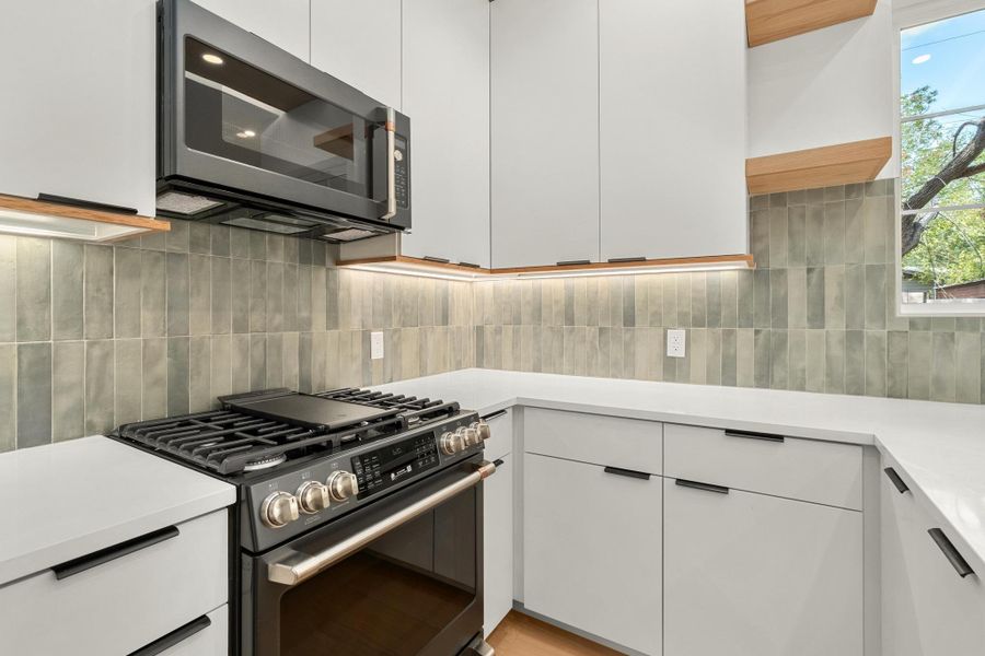 Furnished interior view inside a new home in , Austin (Image 13). Furnished interior view inside a new home in , Austin (Image 13).