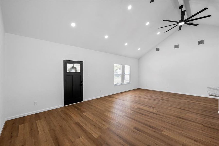 Spacious, unfurnished interior of a new home in , Waco (Image 17). Spacious, unfurnished interior of a new home in , Waco (Image 17).