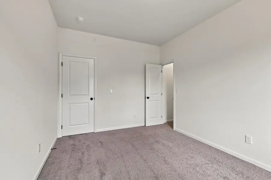 Spacious, unfurnished interior of a new home in Spring Branch, Smyrna (Image 32).
