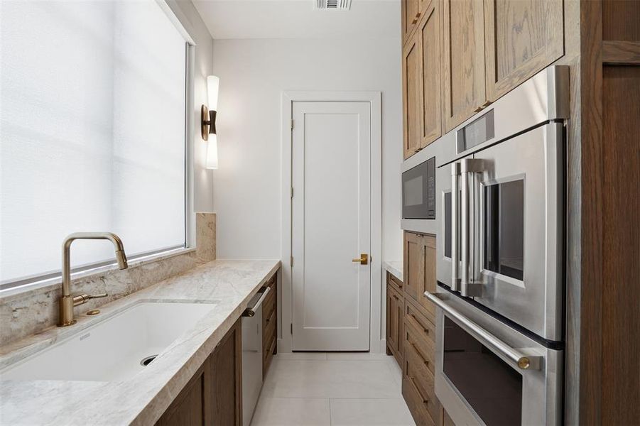 Furnished interior view inside a new home in , Fort Worth (Image 10). Furnished interior view inside a new home in , Fort Worth (Image 10).