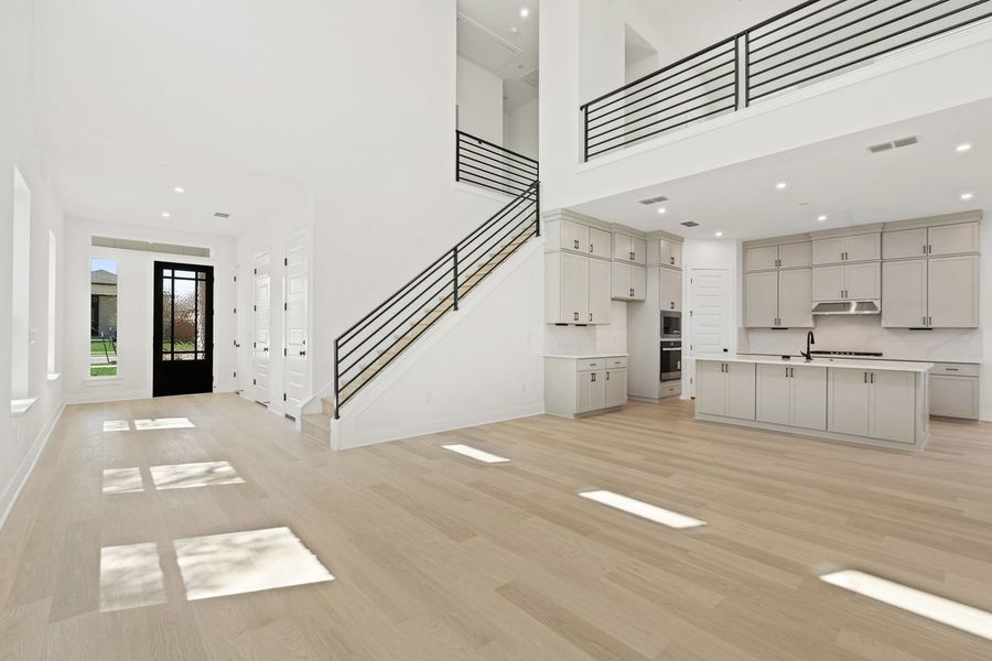 Spacious, unfurnished interior of a new home in Persimmon, Buda (Image 17).