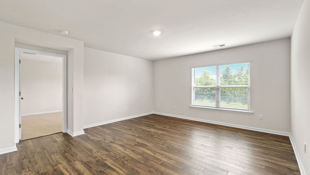 Spacious, unfurnished interior of a new home in Treemont Commons, Wellford (Image 19).