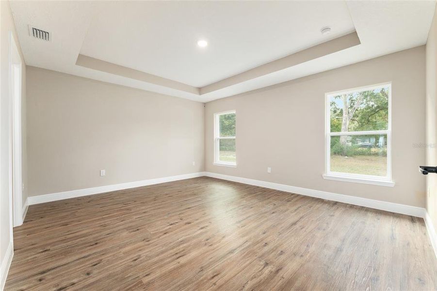 Spacious, unfurnished interior of a new home in , Ocala (Image 17).