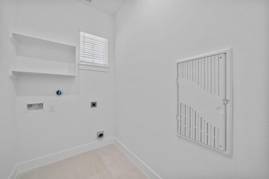 Spacious, unfurnished interior of a new home in Sunterra, Katy (Image 17). Spacious, unfurnished interior of a new home in Sunterra, Katy (Image 17).