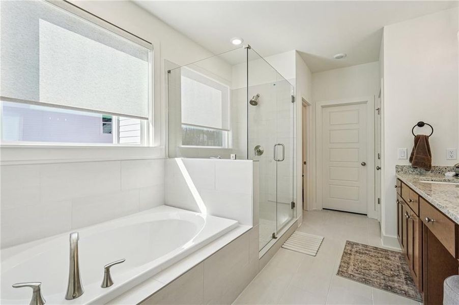 Furnished interior view inside a new home in Fireside Farms, Dawsonville (Image 40).