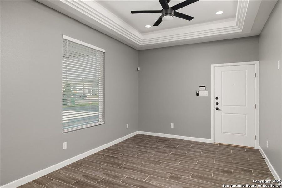 Spacious, unfurnished interior of a new home in , Edinburg (Image 6).