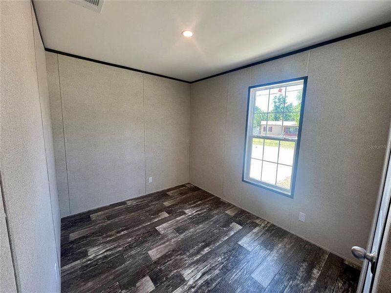 Spacious, unfurnished interior of a new home in , Ocala (Image 9).