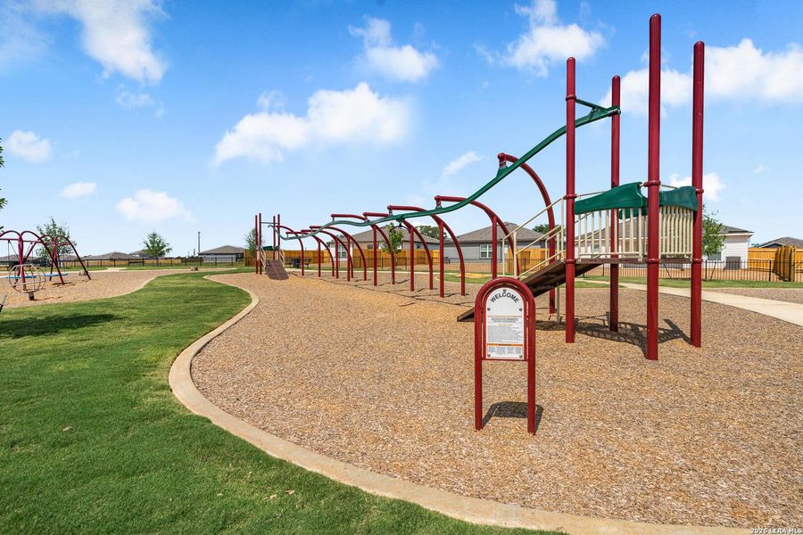 Community amenities in , Lytle (Image 26).