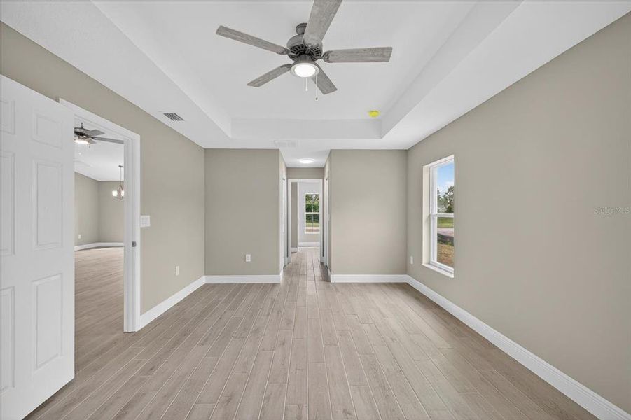 Spacious, unfurnished interior of a new home in , Spring Hill (Image 14).