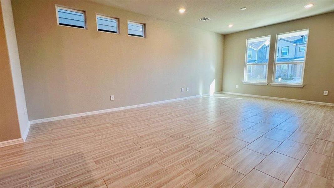 Spacious, unfurnished interior of a new home in Orchard Village, Fort Worth (Image 24).