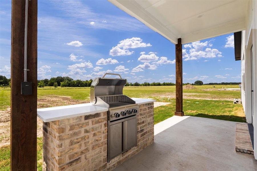 Exterior details and patio area of a home in , Quinlan (Image 3).