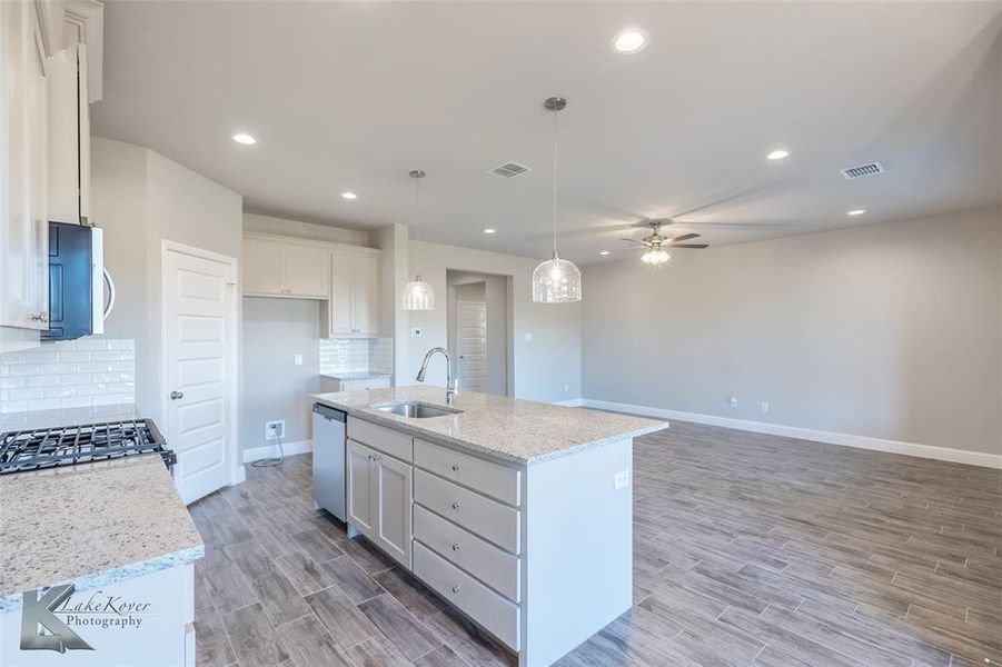 Furnished interior view inside a new home in , Abilene (Image 13).
