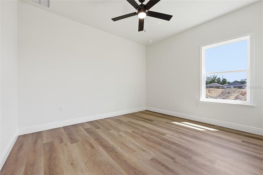 Spacious, unfurnished interior of a new home in Grand Oaks, Gainesville (Image 14).