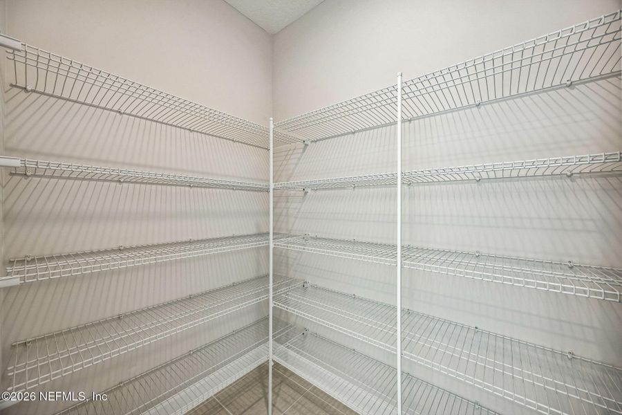 Spacious, unfurnished interior of a new home in Sandy Ridge, Yulee (Image 15).