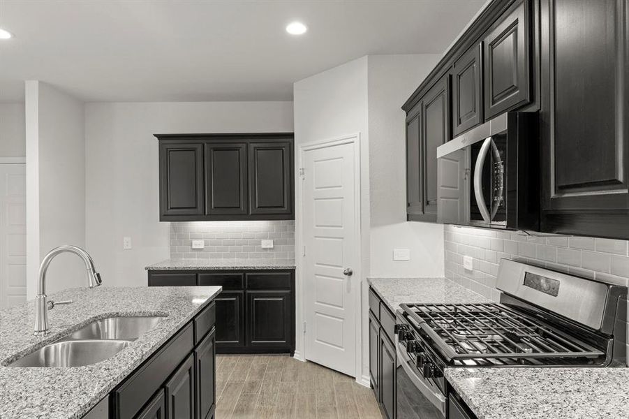 09. 1748 Osage - Kitchen (3) 09. 1748 Osage - Kitchen (3)