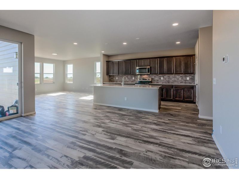 Spacious, unfurnished interior of a new home in Prairie Song, Windsor (Image 19).