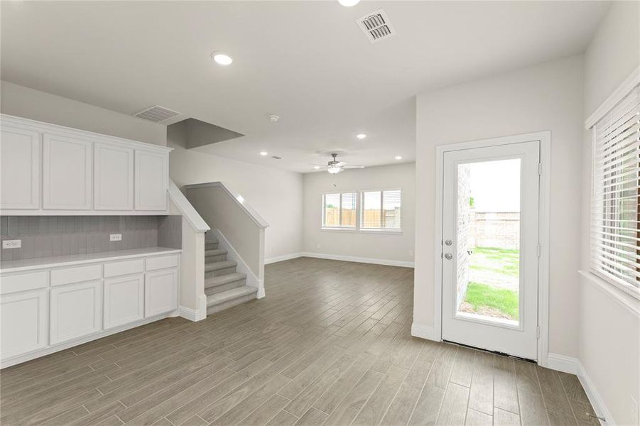 07_1064 Happy Holly 07_1064 Happy Holly