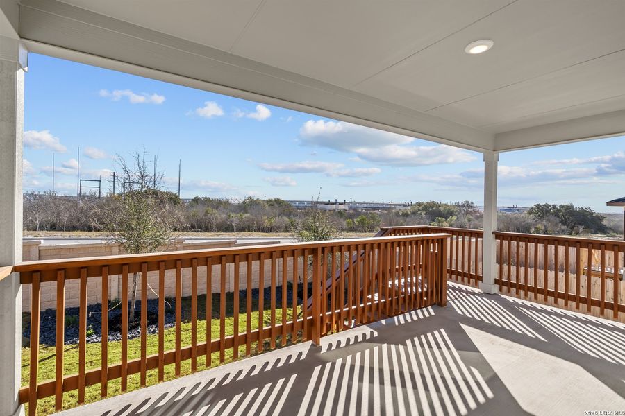 Exterior details and patio area of a home in Hunters Ranch, San Antonio (Image 4).