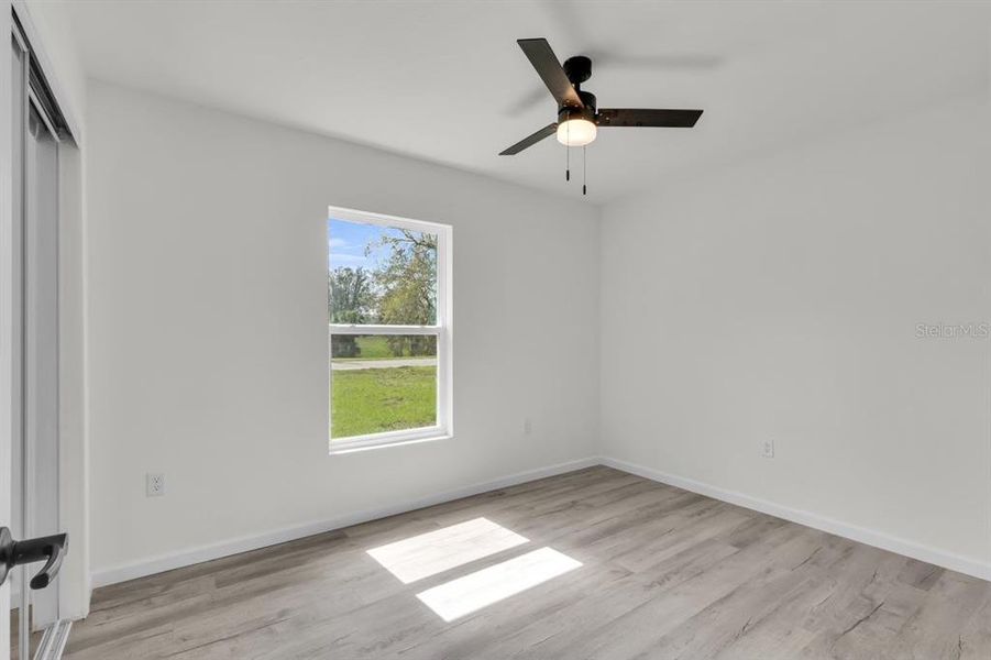 Spacious, unfurnished interior of a new home in , Ocala (Image 12).