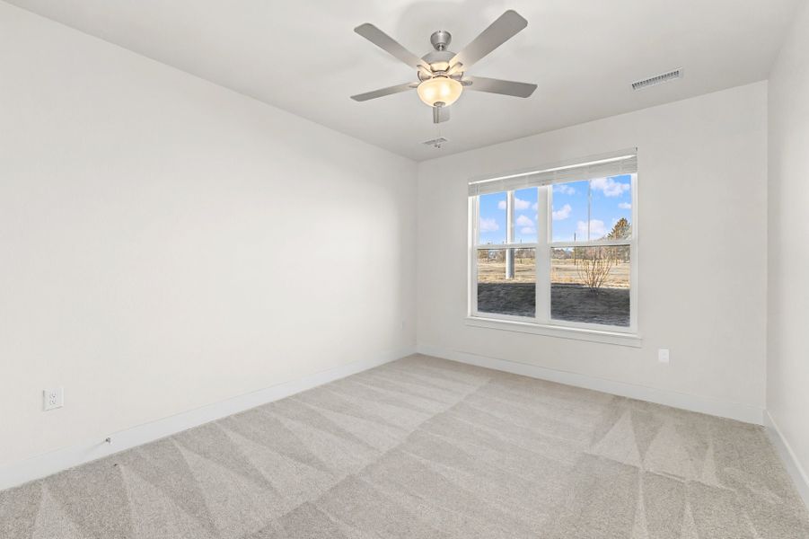 Spacious, unfurnished interior of a new home in Highlands at Fox Hill, Longmont (Image 11).