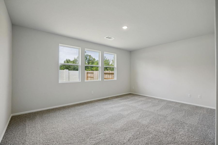 Spacious, unfurnished interior of a new home in Saint Tropez, Huffman (Image 13).