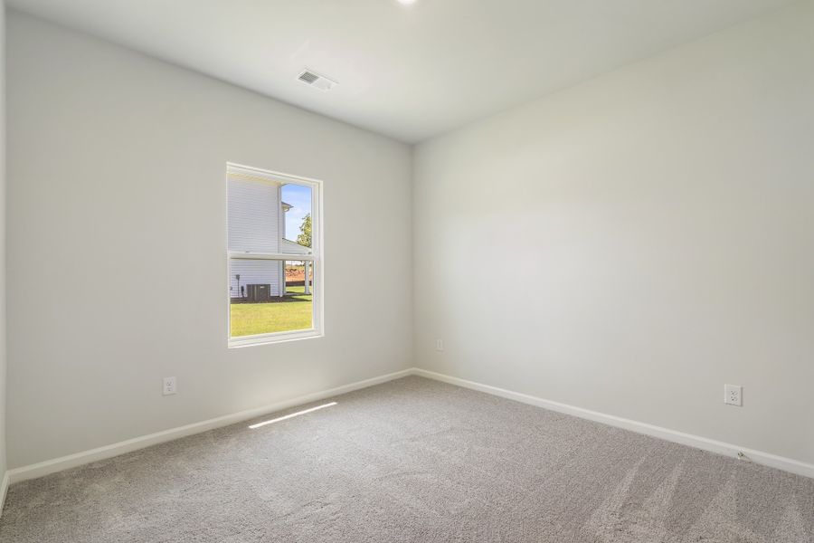 Spacious, unfurnished interior of a new home in Burke Estates, Chesnee (Image 20).