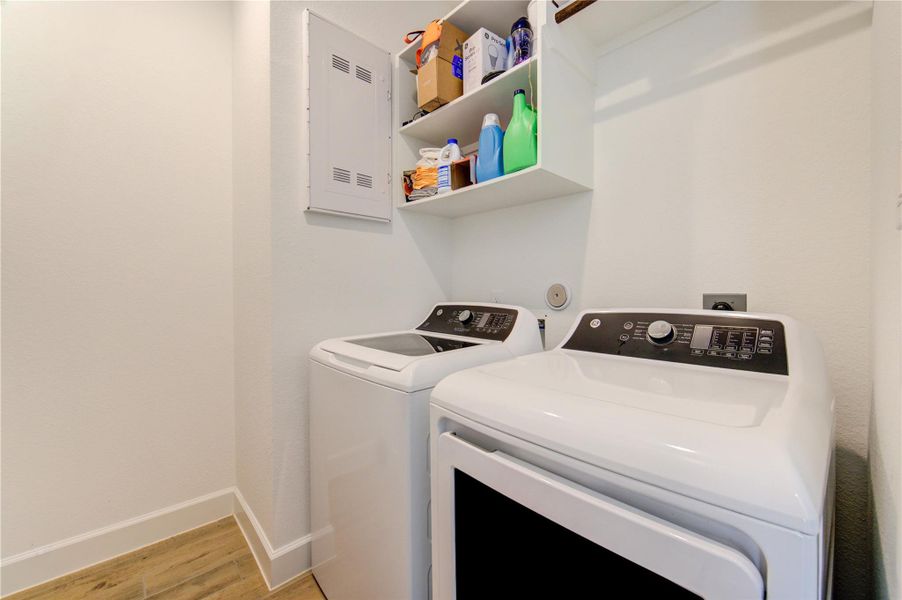 Close-up of interior finishes inside a home in Cross Creek West 45', Fulshear (Image 19). Close-up of interior finishes inside a home in Cross Creek West 45', Fulshear (Image 19).