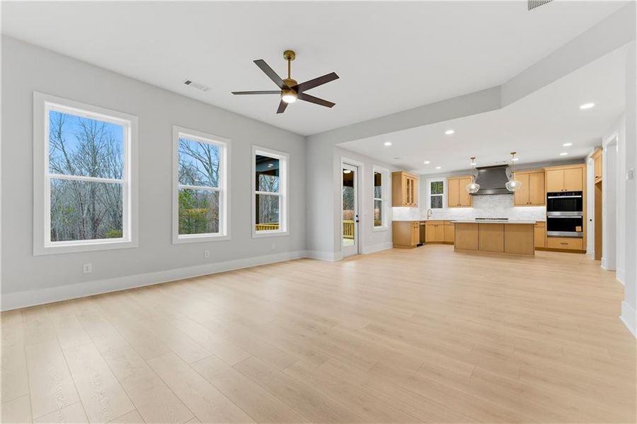 Spacious, unfurnished interior of a new home in Sterlington, Canton (Image 27).