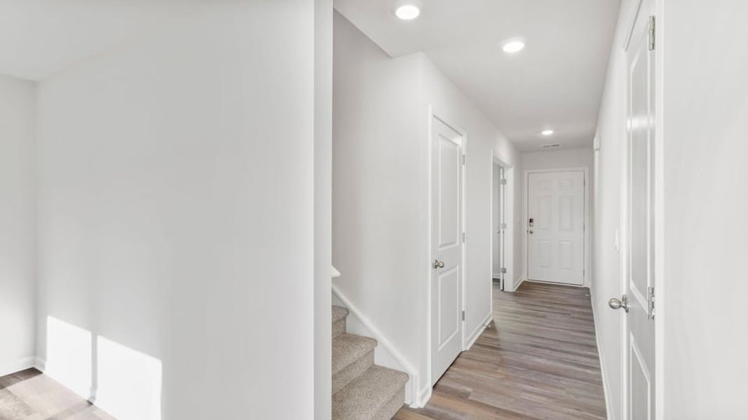 Spacious, unfurnished interior of a new home in Cedar Gap, Fountain Inn (Image 22).