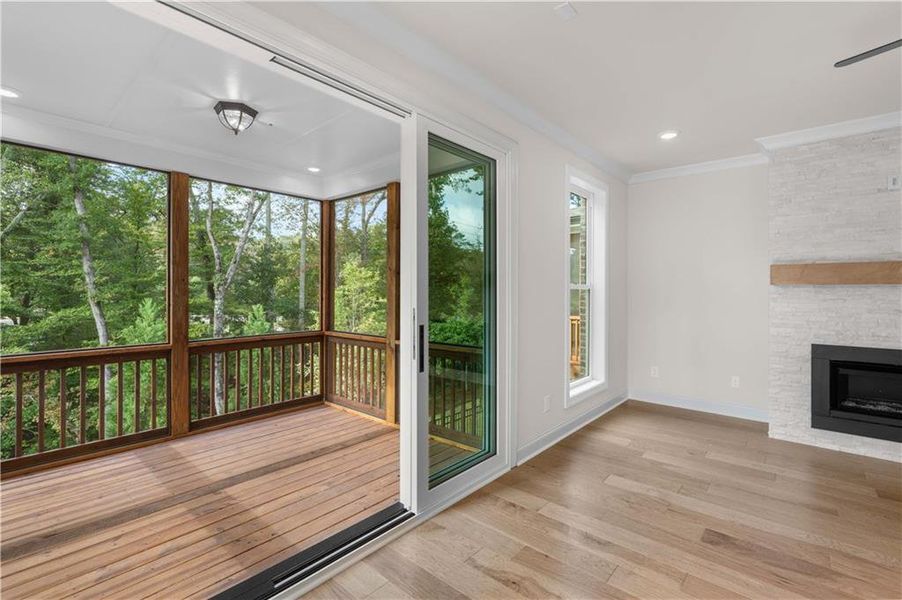Spacious, unfurnished interior of a new home in Ward's Crossing Townhomes, Johns Creek (Image 40). Spacious, unfurnished interior of a new home in Ward's Crossing Townhomes, Johns Creek (Image 40).