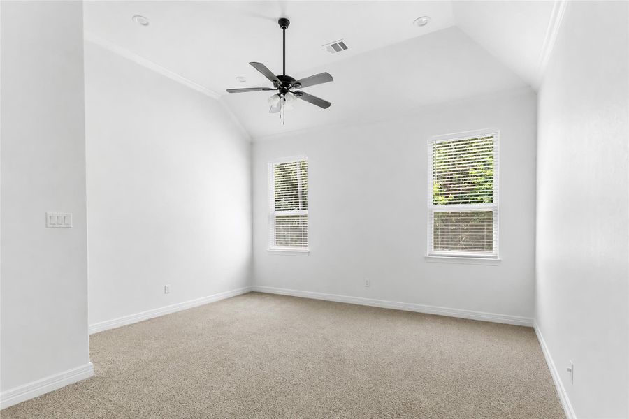 Spacious, unfurnished interior of a new home in , Anahuac (Image 33).