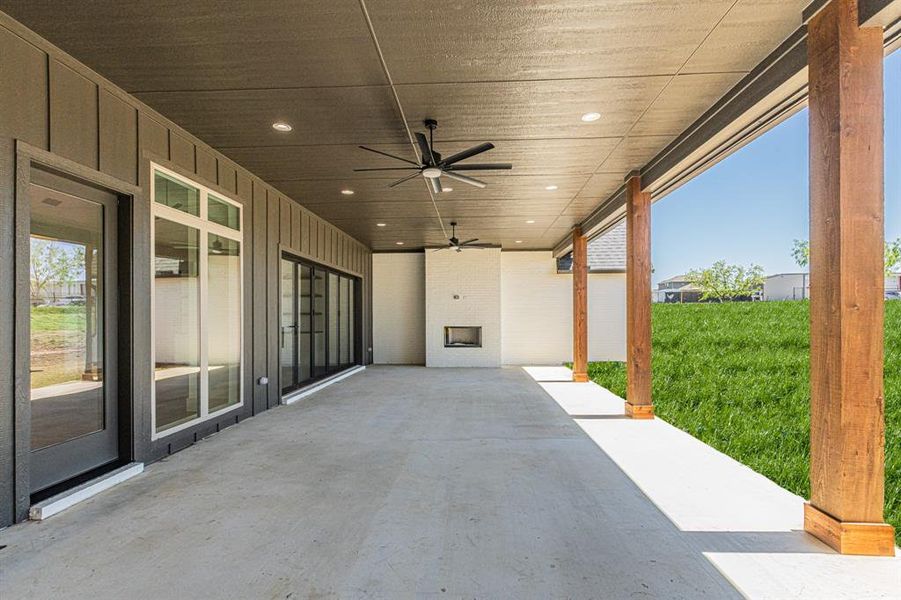 Exterior details and patio area of a home in , Northlake (Image 26).