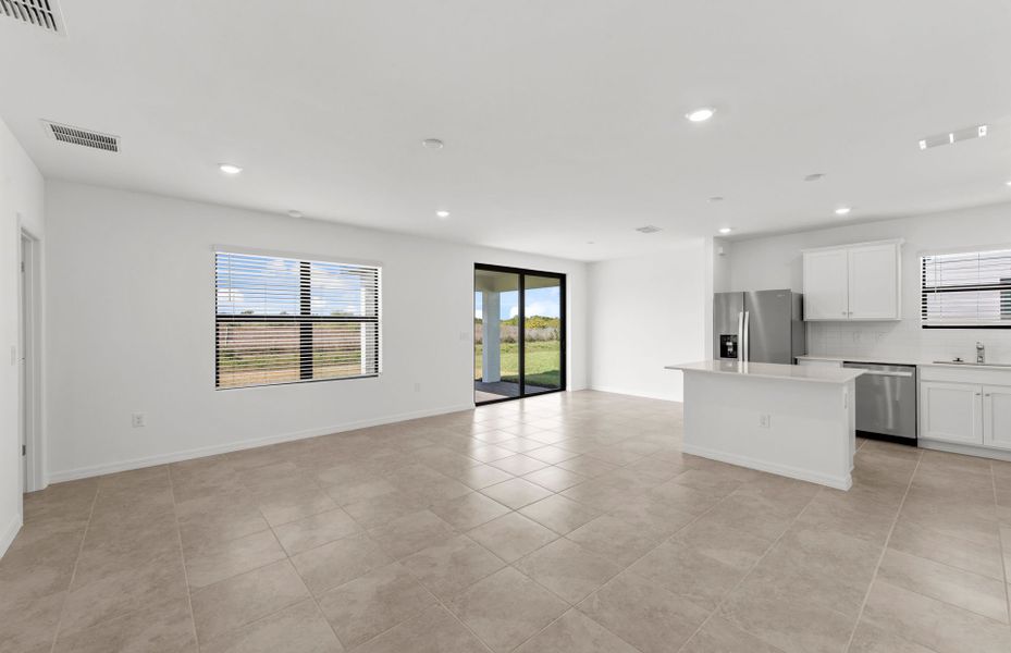 Spacious, unfurnished interior of a new home in Whispering Lakes, Lehigh Acres (Image 22).