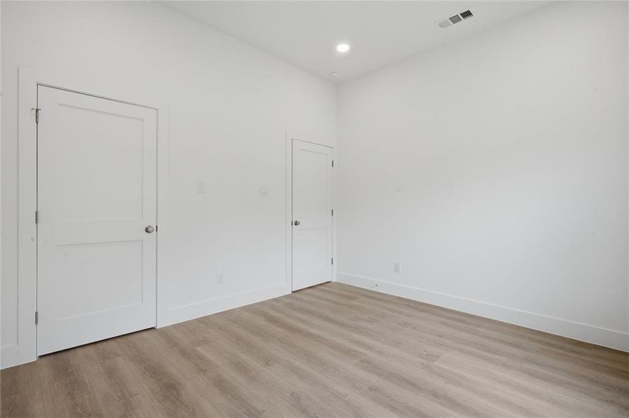 Spacious, unfurnished interior of a new home in , Dallas (Image 16). Spacious, unfurnished interior of a new home in , Dallas (Image 16).