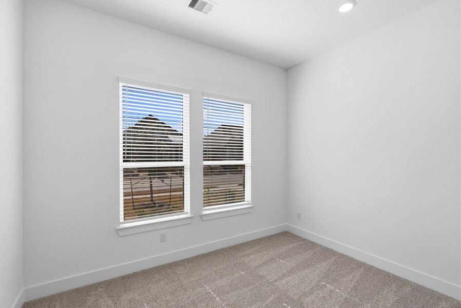 Spacious, unfurnished interior of a new home in Meridiana, Manvel (Image 9).