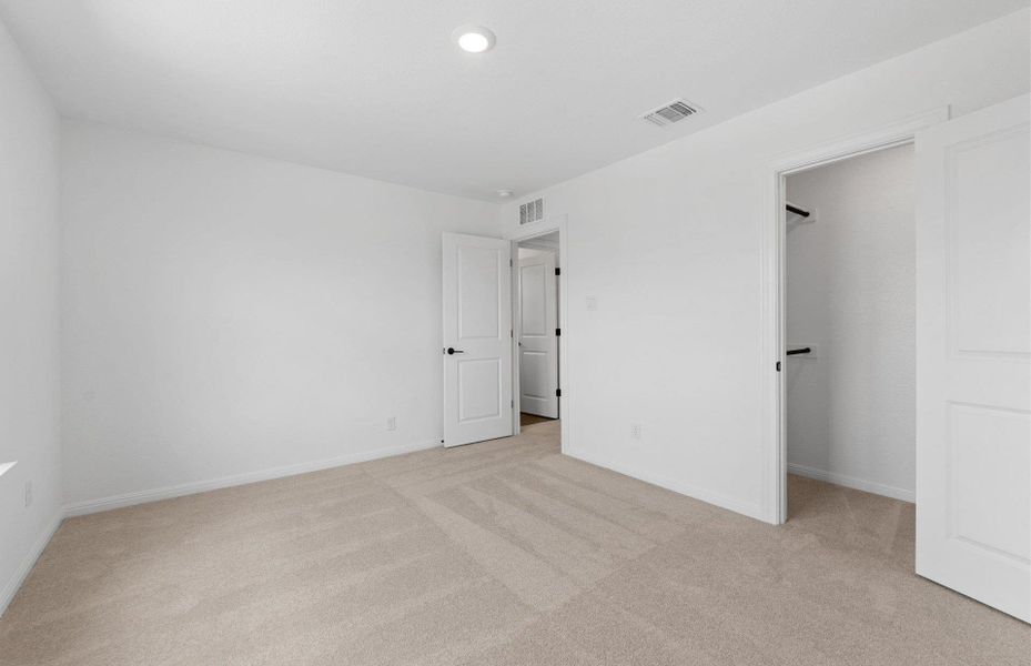 Spacious, unfurnished interior of a new home in Horizon Lake, Leander (Image 36). Spacious, unfurnished interior of a new home in Horizon Lake, Leander (Image 36).