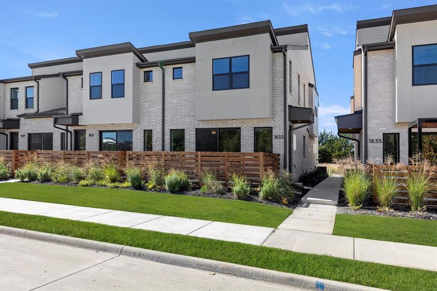 15_1833 Azalea_2283_Elm II_Front (3) 15_1833 Azalea_2283_Elm II_Front (3)