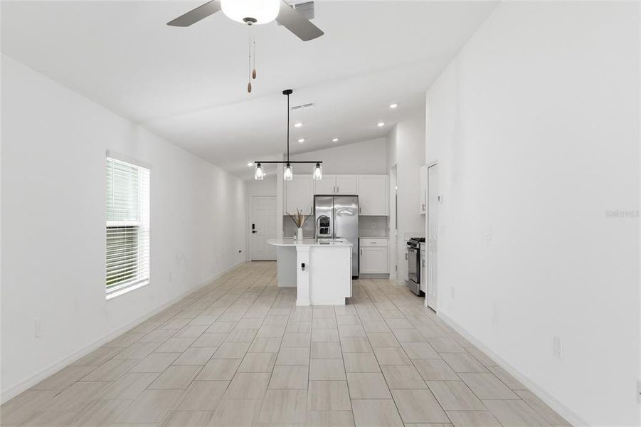Spacious, unfurnished interior of a new home in , Zephyrhills (Image 30).