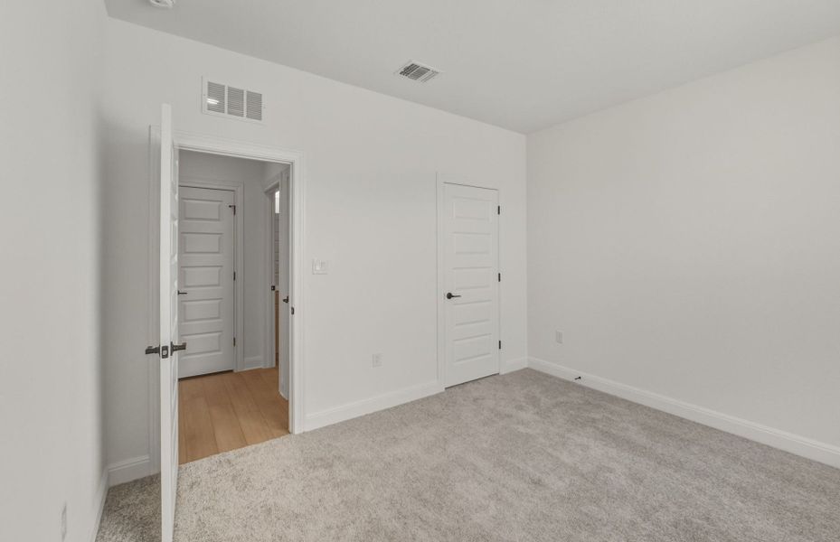 Spacious, unfurnished interior of a new home in Lagos, Manor (Image 18).