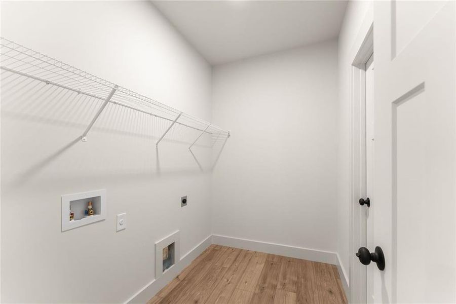 Spacious, unfurnished interior of a new home in , Cleveland (Image 49).