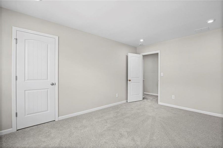 Spacious, unfurnished interior of a new home in Sage Woods, Dallas (Image 31).