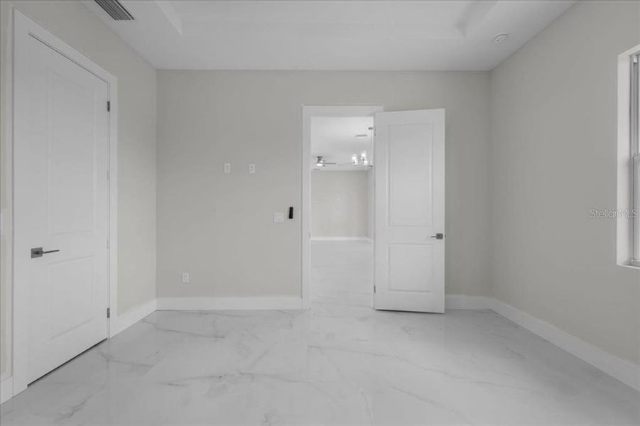Spacious, unfurnished interior of a new home in , Lehigh Acres (Image 22).