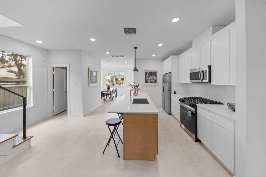 Open concept with well define spaces