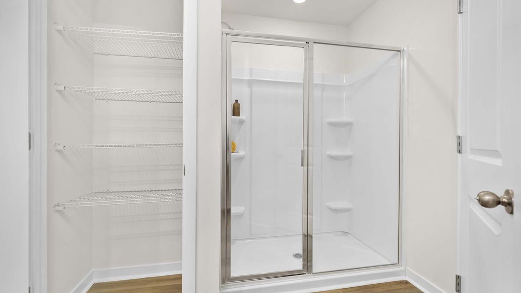 Spacious, unfurnished interior of a new home in Clark Creek Landing, Lincolnton (Image 19).