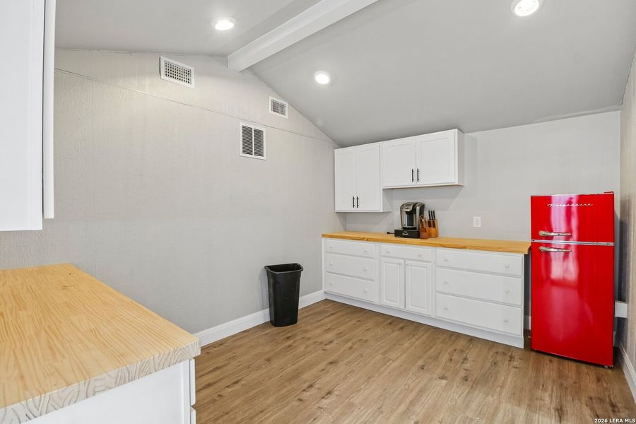 Furnished interior view inside a new home in , Bandera (Image 10).