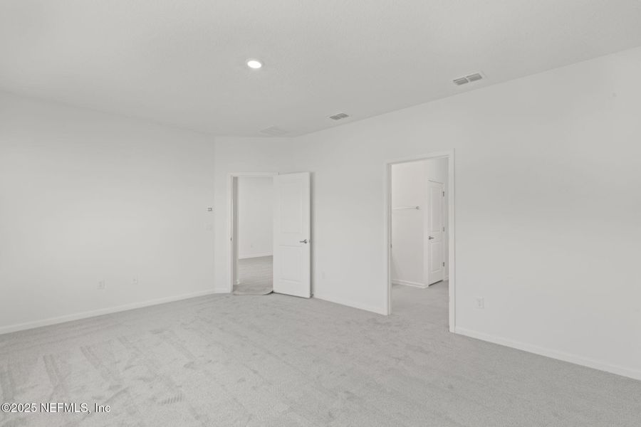 Spacious, unfurnished interior of a new home in Beacon Lake, St. Augustine (Image 43).