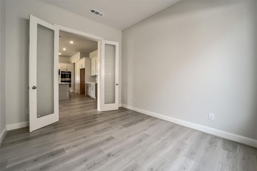 Spacious, unfurnished interior of a new home in Del Bello Lakes 60', Manvel (Image 19). Spacious, unfurnished interior of a new home in Del Bello Lakes 60', Manvel (Image 19).