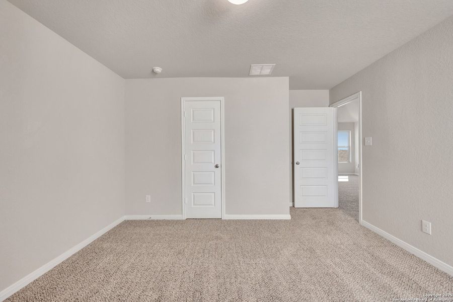 Spacious, unfurnished interior of a new home in Paloma Park, Converse (Image 35).